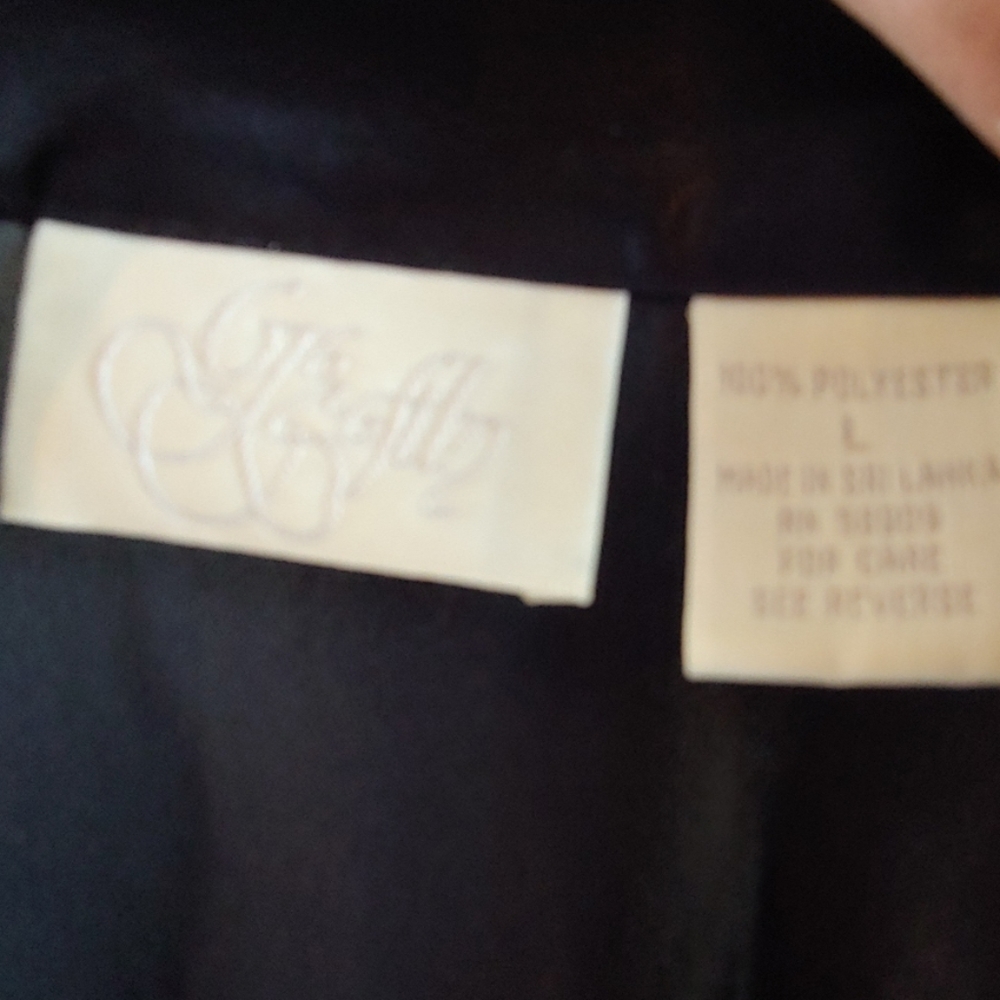 Robe - Picture 4 of 4